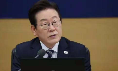 韩国宣布了！在12月2日，韩国总统李在明公然表态称，要彻底终结朝鲜半岛南北敌对对