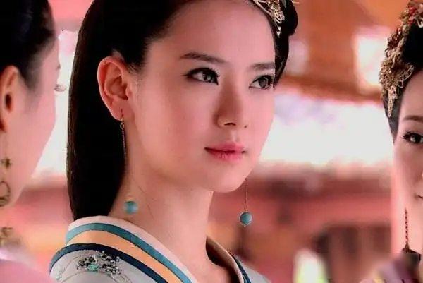馆陶公主快死的时候，只说了一件事——不和丈夫合葬，要跟一个比她小三十岁的年轻男人