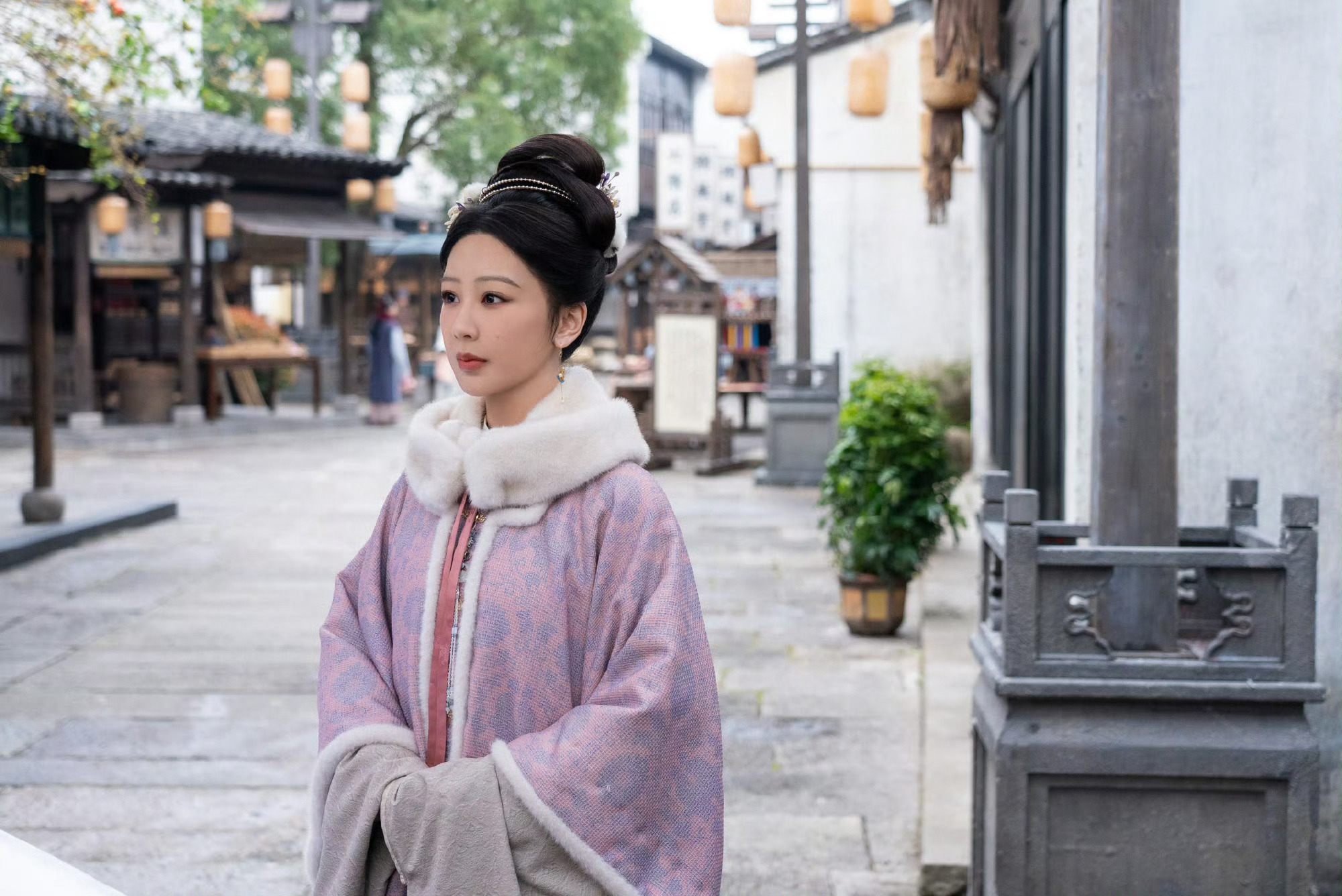 杨紫 杨紫李祯 杨紫家业 晚上好啊，又在重刷家业了，我表姐说她花了3天把家业全看
