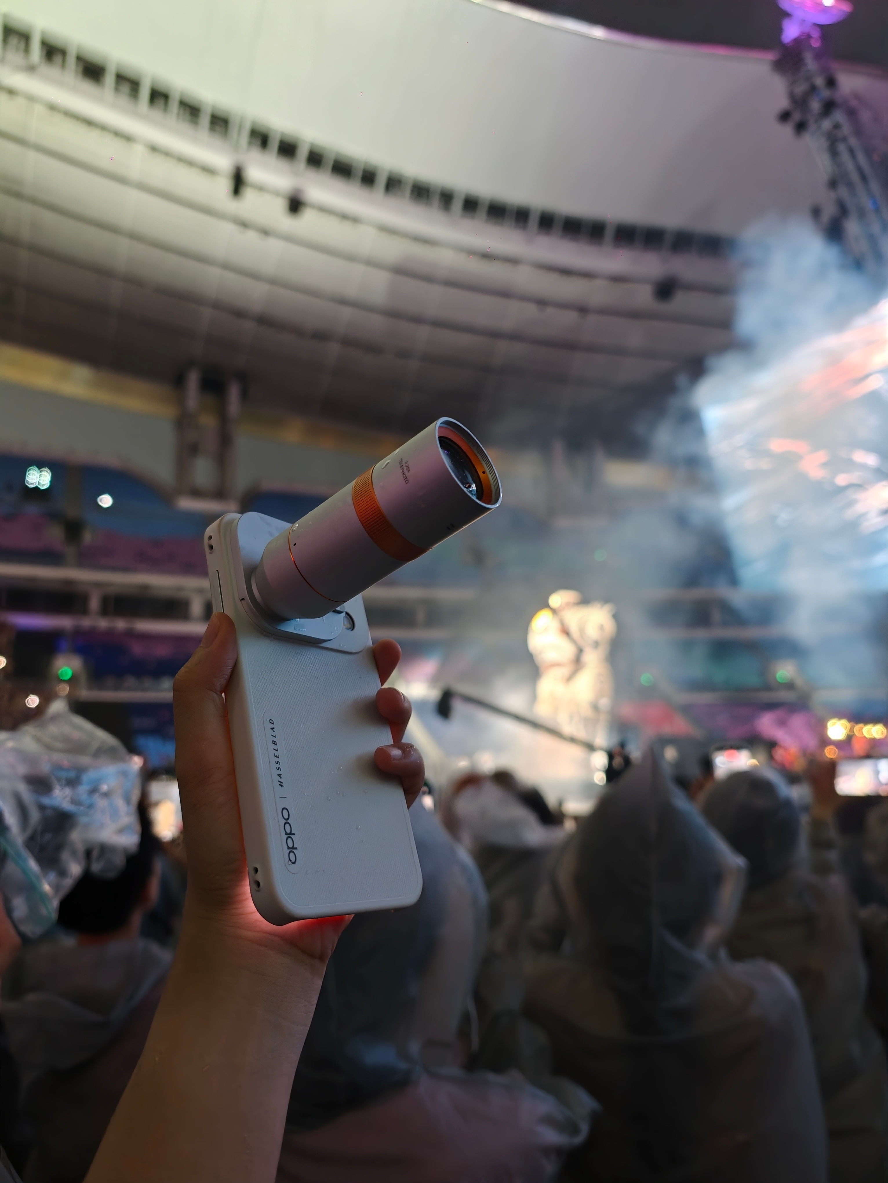 OPPO三2亿让青春有了高清版 喜欢追星的小伙伴们可能都有这样的经历，翻出多年前