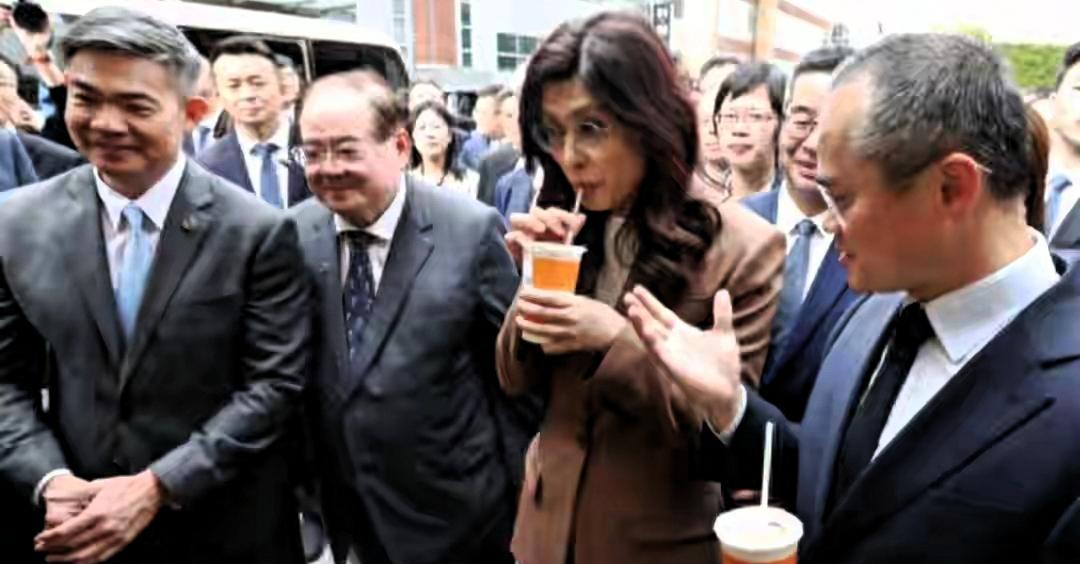 2026台湾九合一选举大变天！蓝白支持率狂压绿营，郑丽文访陆引爆和平民意
 
前