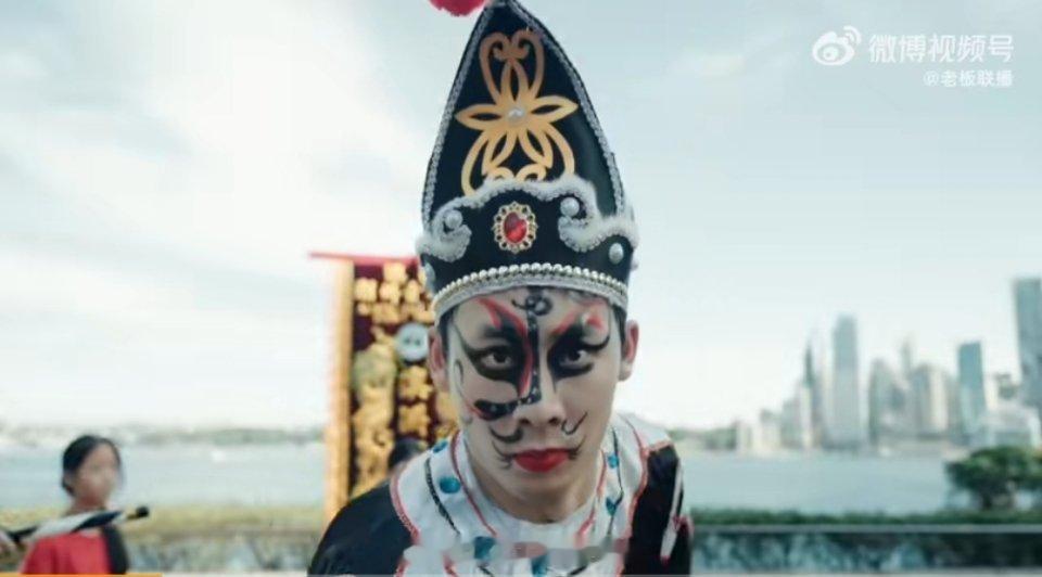 英歌舞把袋鼠都震懵了 以前就知道英歌舞热闹，没想到在国外表演也这么受欢迎。这说明