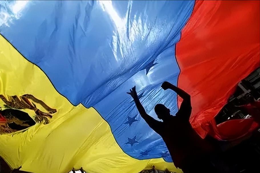 在委内瑞拉身上，可以清晰地看到某种体制毁天灭地的威力。

论老天爷赏饭的本事，委