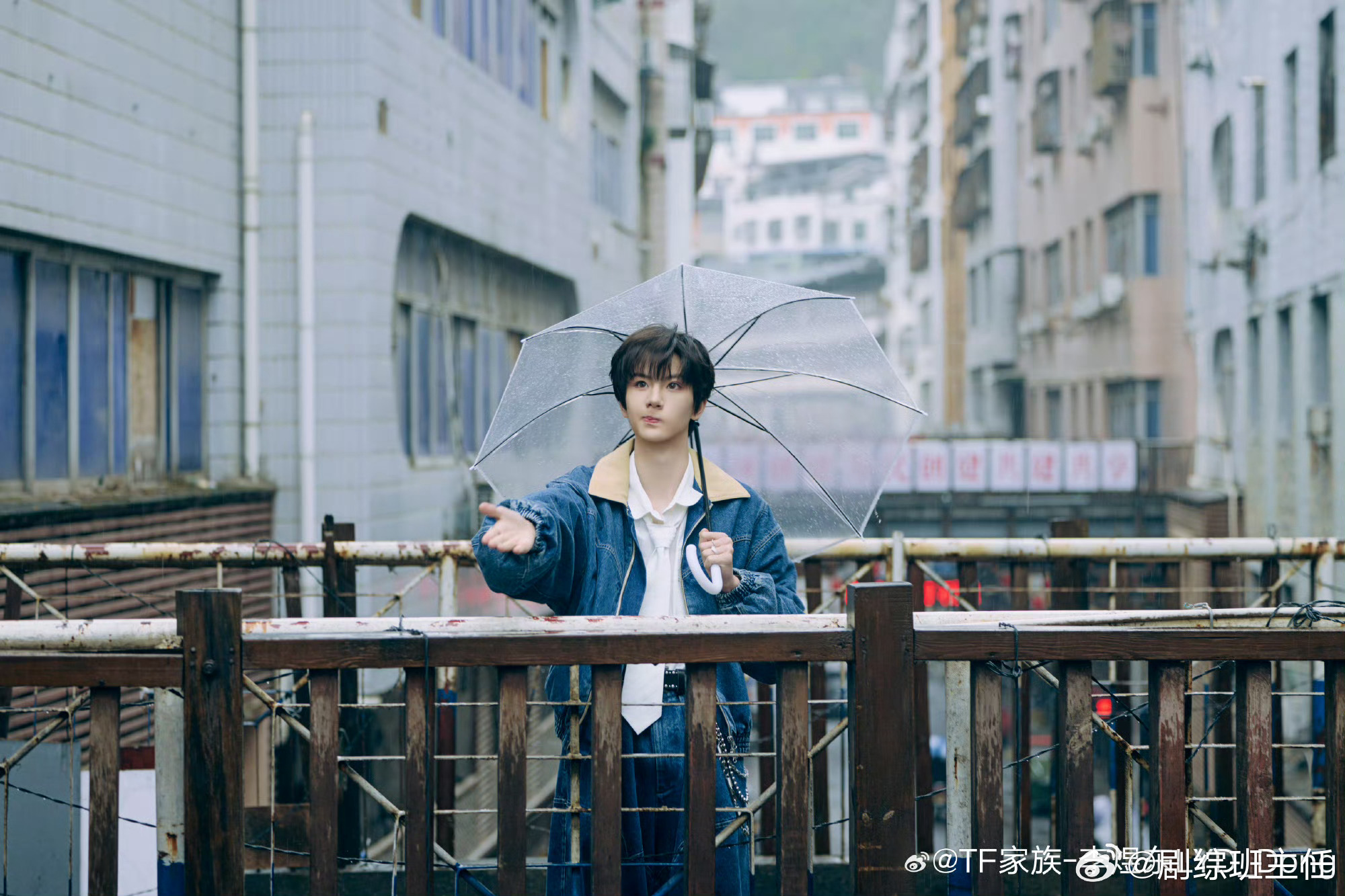 李煜东发文李煜东发文庆生，恭喜东东又长大了一岁，新的一年会越来越好