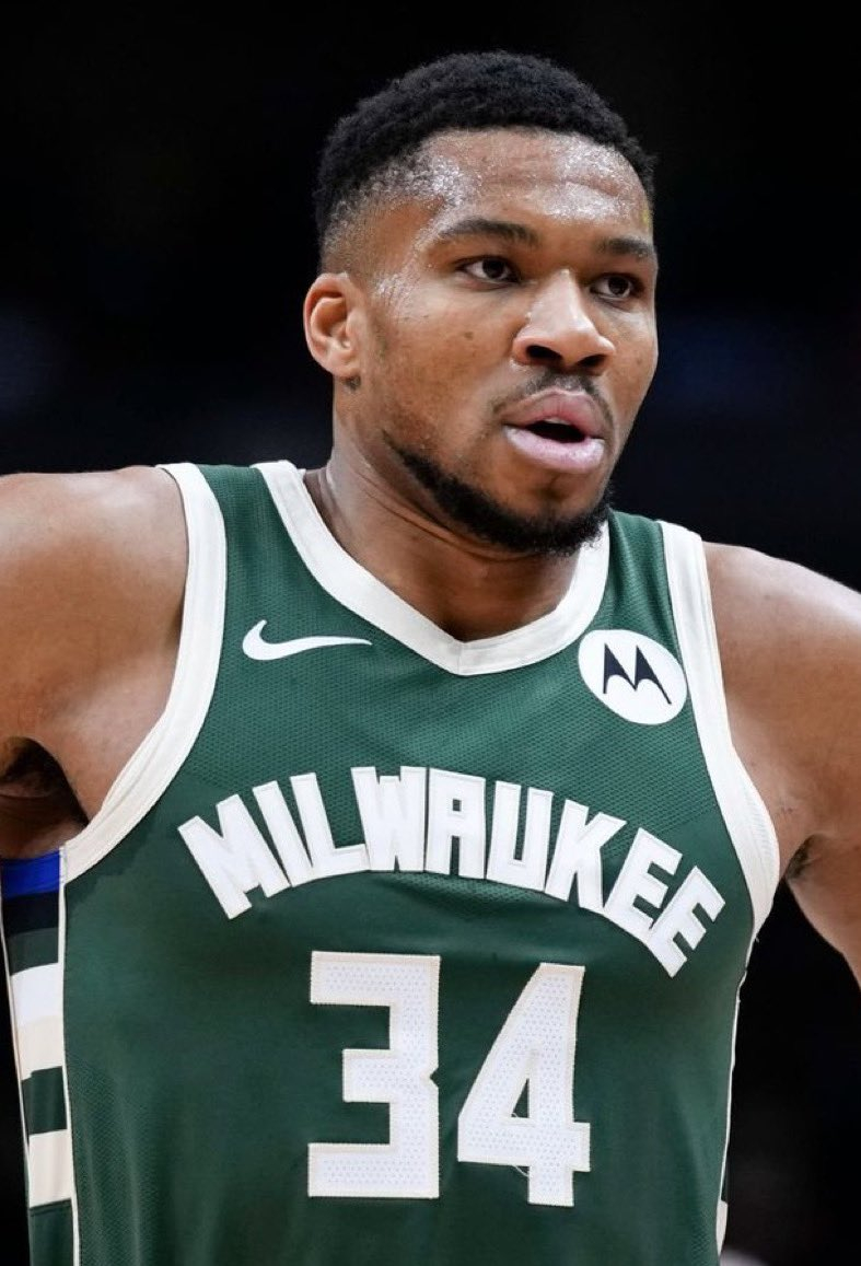 字母哥空砍37分 功亏一篑！雄鹿惨遭火箭逆转。字母哥全场砍下37分，但最后一节出