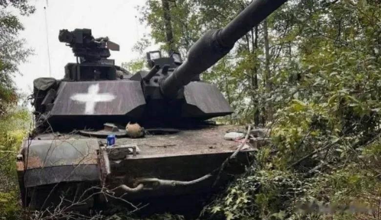 大约200名基辅坦克兵已经在柏林完成了操作艾布拉姆斯坦克的培训工作，不过，他们暂