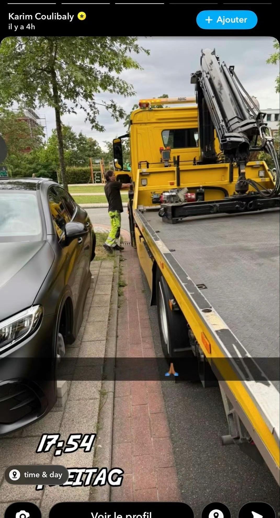 不莱梅小将库利巴利爱车四个轮毂轮胎被盗离谱清晨遭遇😅云达不莱梅19岁中卫卡里姆