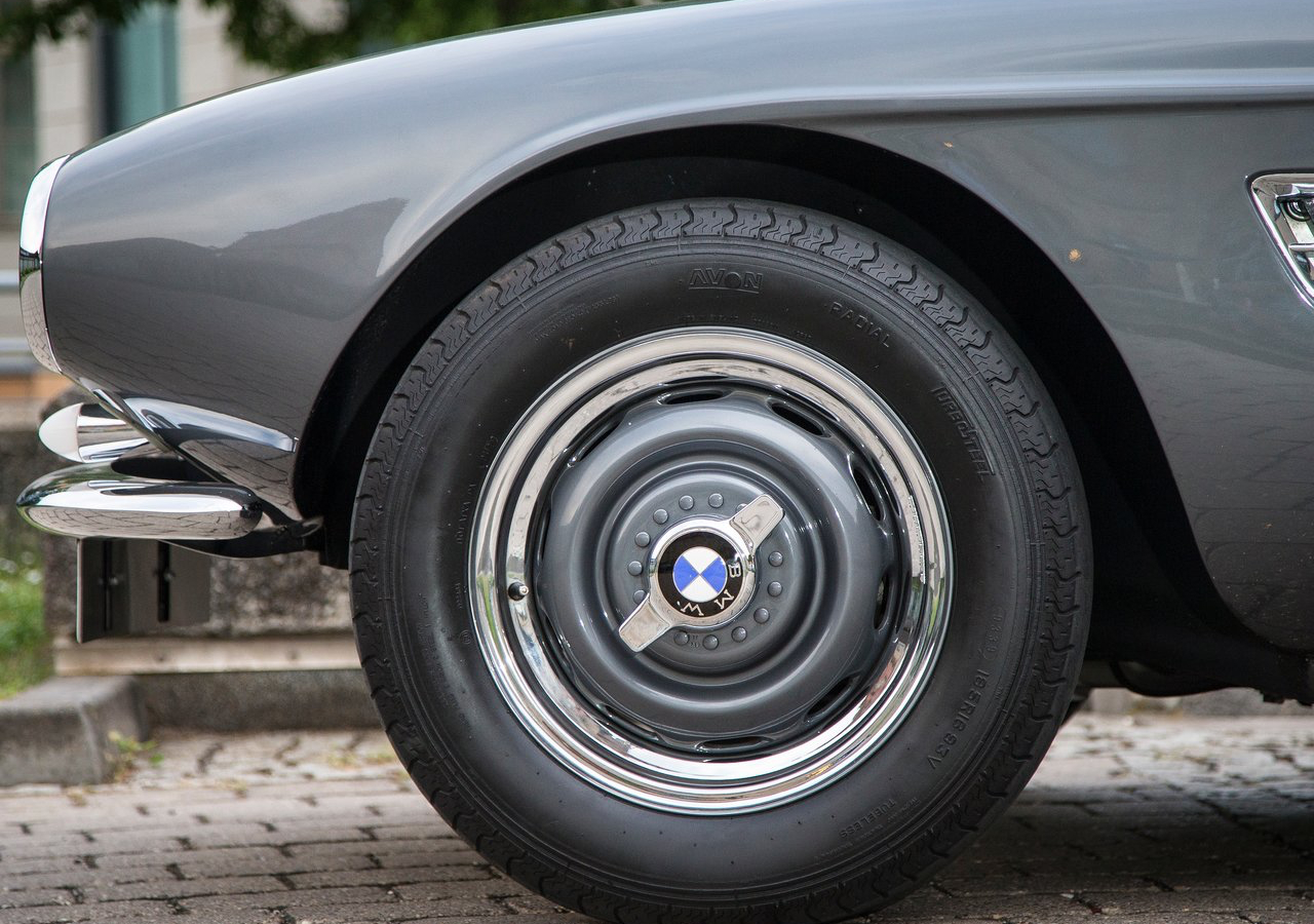 宝马  1956 BMW 507，1956–1959年量产的双座豪华GT敞篷Ro