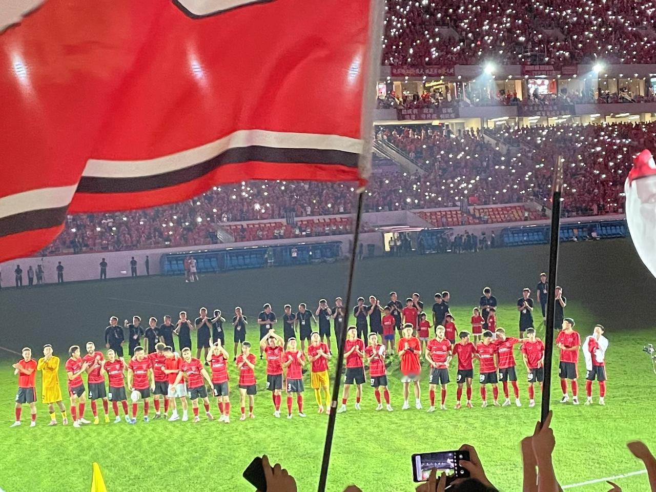 蓉城球迷不是舍不得徐正源离开！而是对蓉城的热爱，担心的是徐正源离开后成都蓉城还能