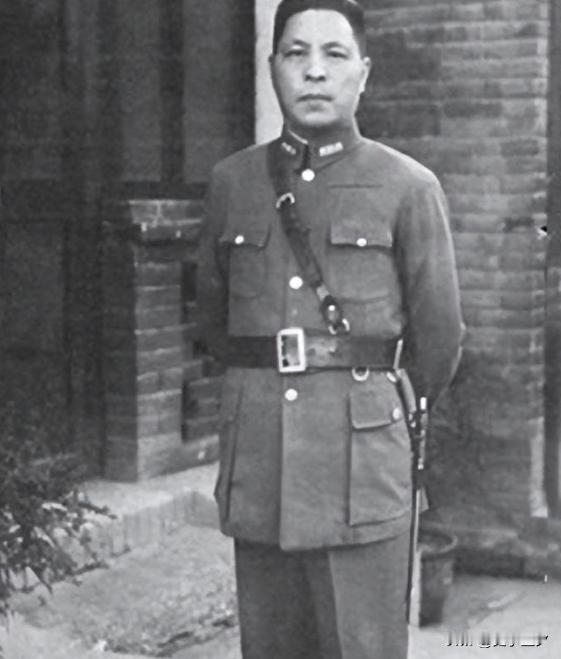 49年五虎上将蒋鼎文逃到台湾成首富，拒绝蒋介石任命：当什么鸟官。


1949年