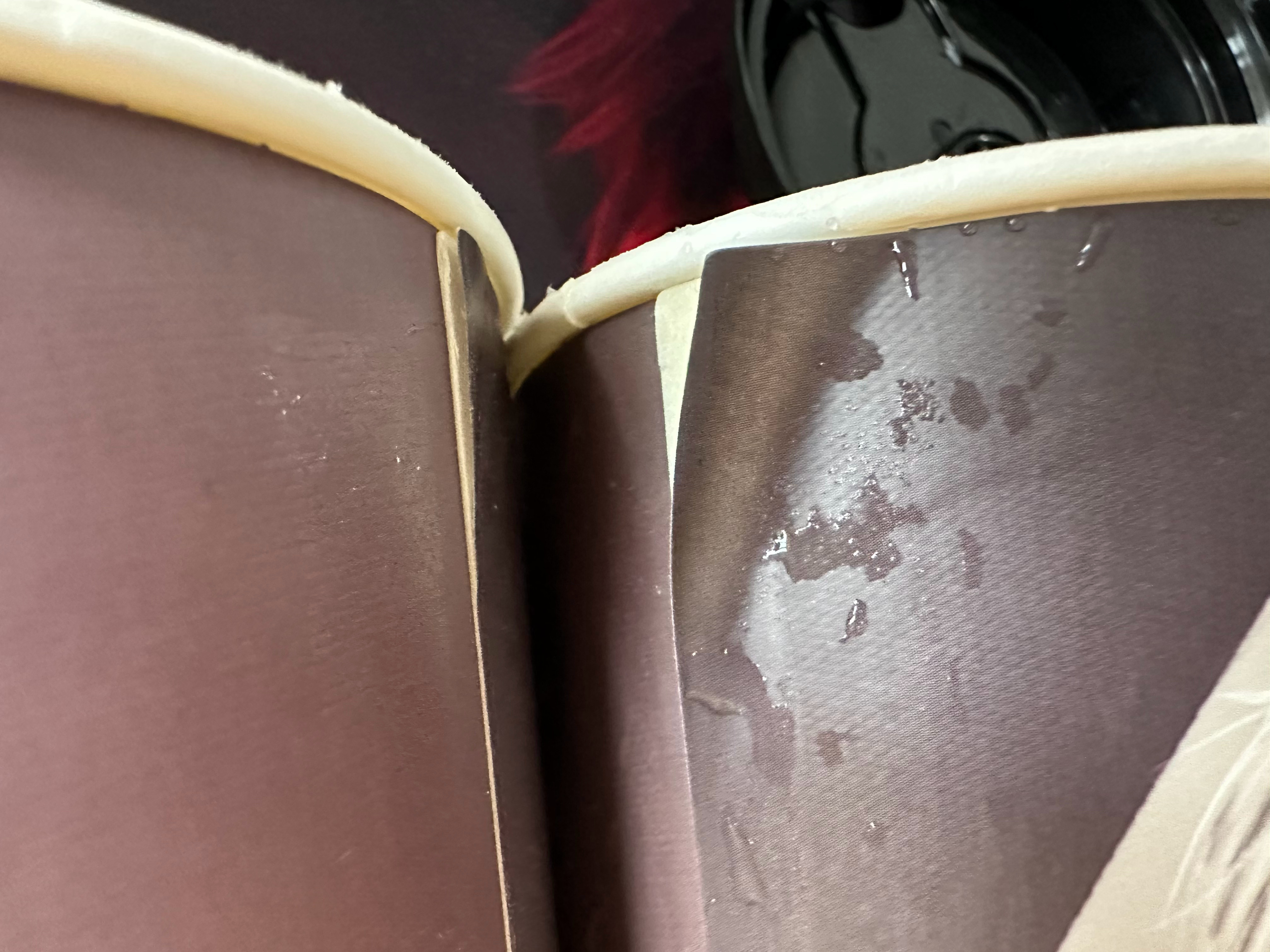 下次联动奶茶可以不要用纸杯了吗，我的两个杯子都开胶了