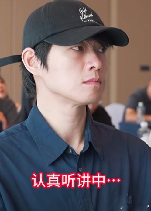 魏大勋王星越田嘉瑞参加培训班 据媒体报道，青年演员魏大勋、王星越、哈妮克孜、田嘉
