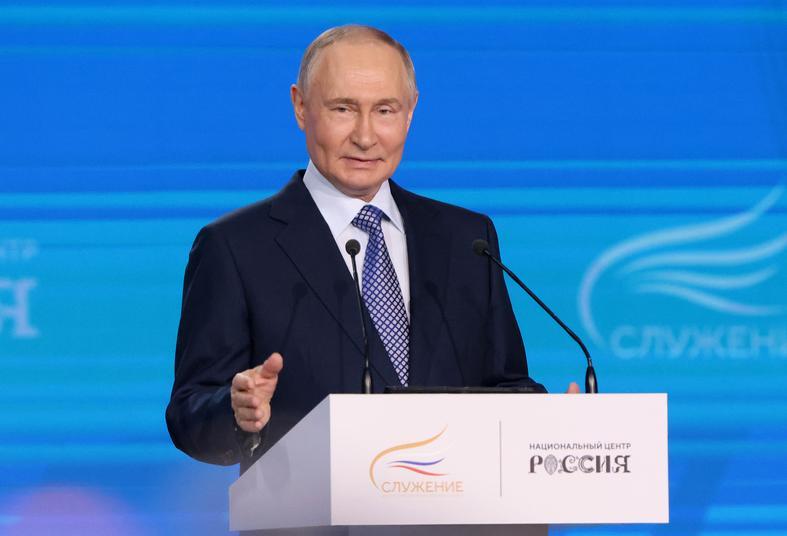 普京支持特朗普的和平委员会！10 亿美元要从冻结资产出，这是让特朗普世界警察头子