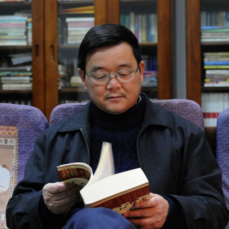 跟着苏超游江苏 【扬大首位博士的《懋堂集林》获浙江一等奖】扬大首位博士王小盾教授