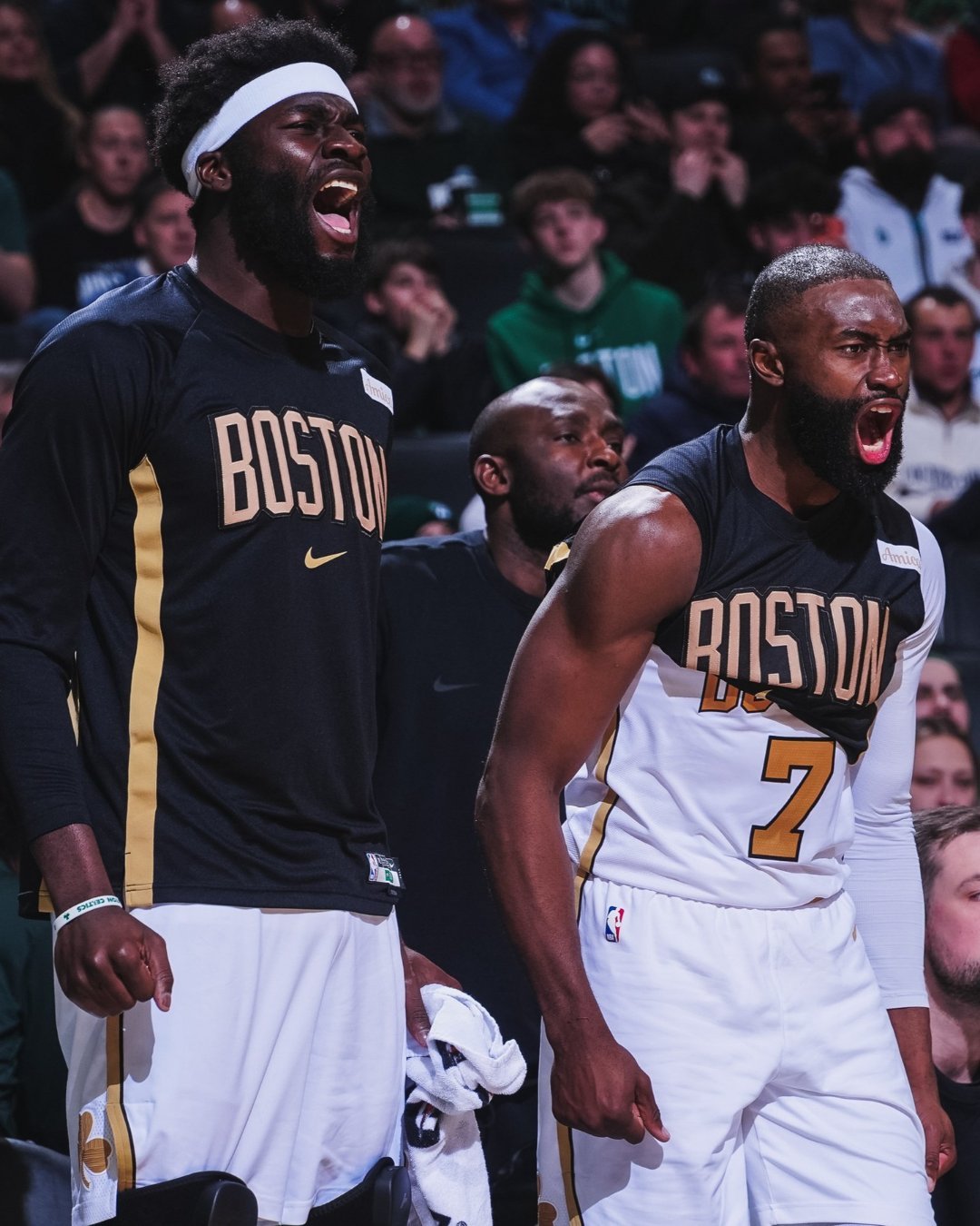 赛季至今当杰伦缺阵时，凯尔特人在7场比赛里取得6胜1负，输掉的那一场是客场2分负