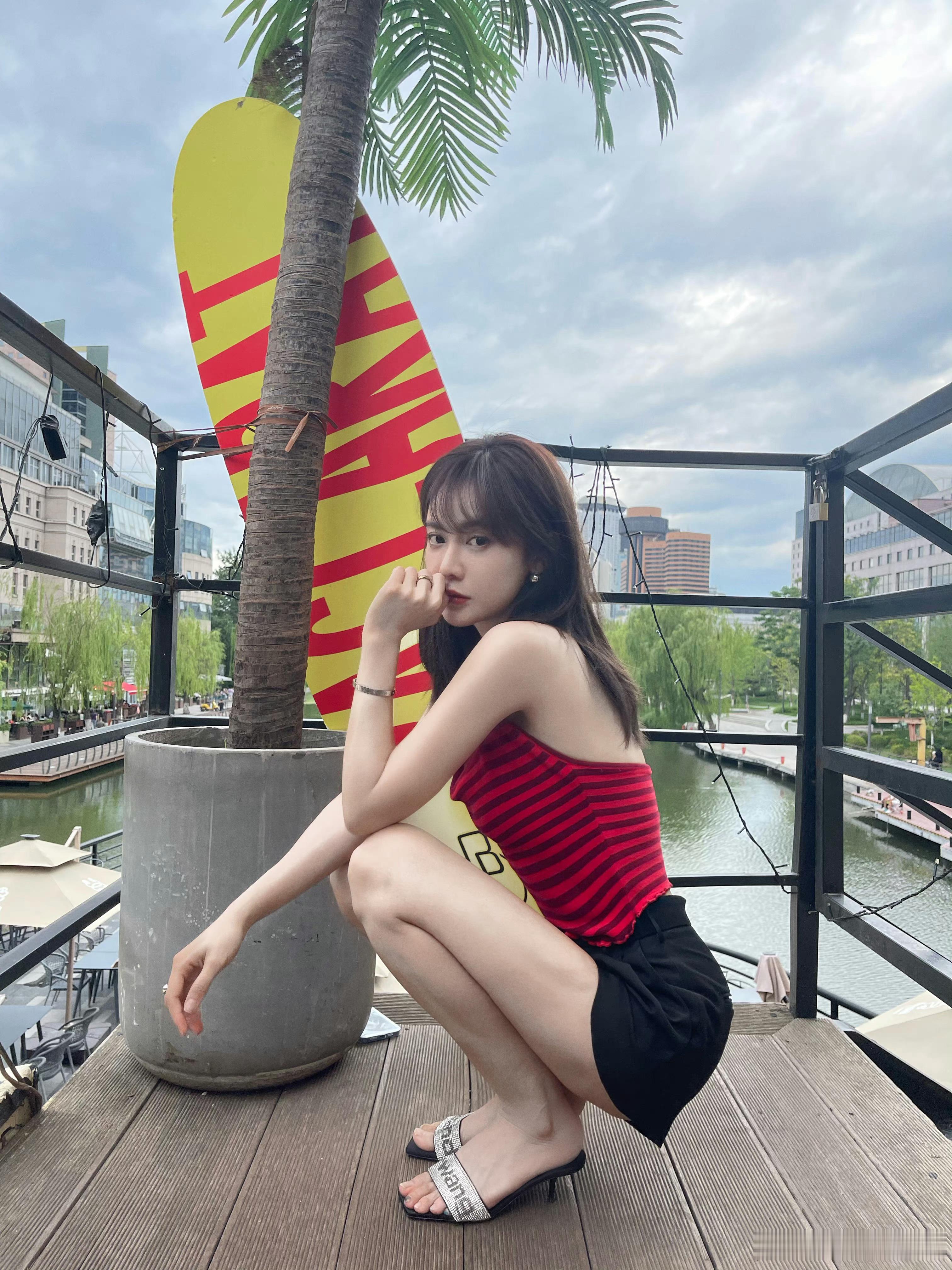 美娜告黑美娜，腾讯体育主持人，著名“詹舔”[喵喵] ​​​