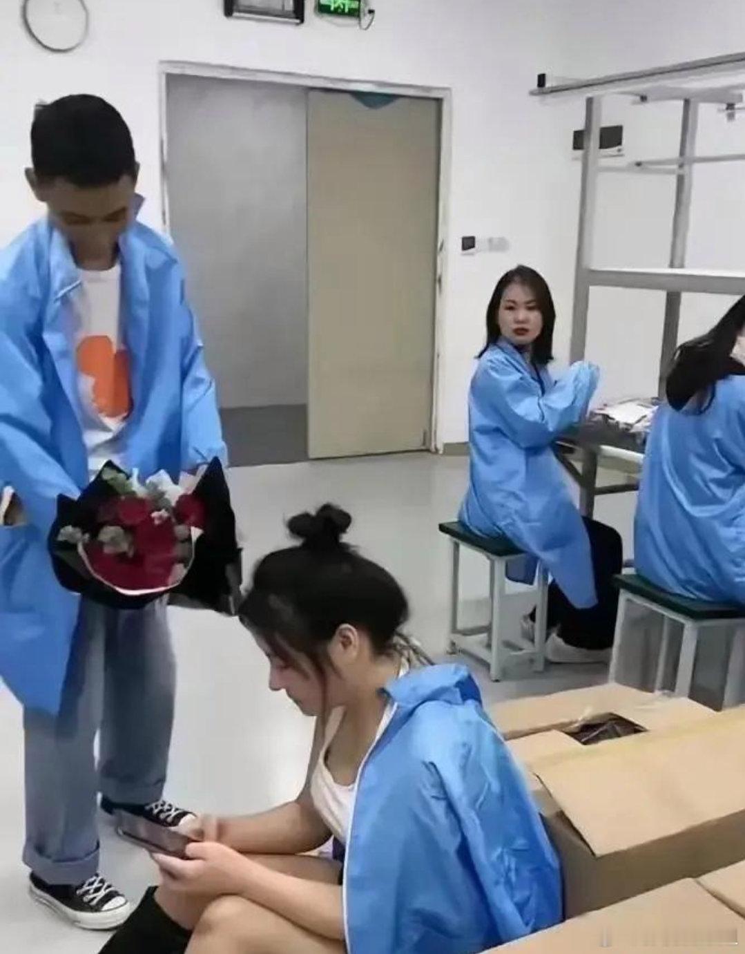 哥们，还是放弃吧！一人吃饱，全家不饿不好吗？ ​​​
