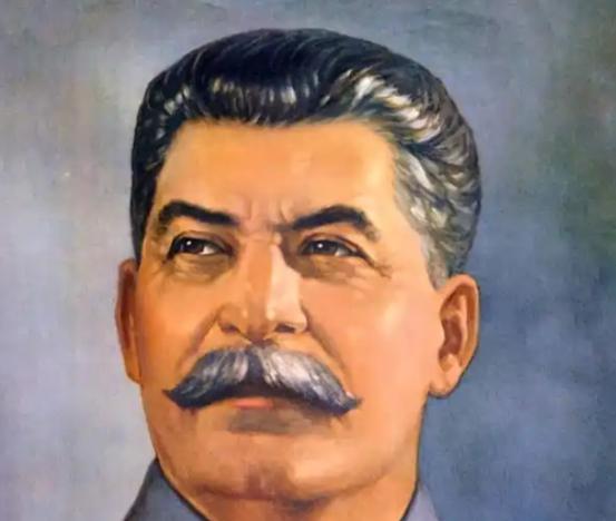 苏军宁可战死7.8万人也要攻占柏林，因为只有打下柏林，哪怕苏联亡国了，二战主力依