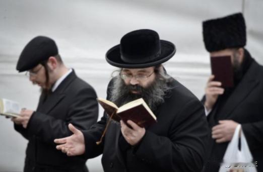 犹太人被屠杀过近400次，为何全世界都容不下犹太人？一位德国哲学家曾写道：犹太信