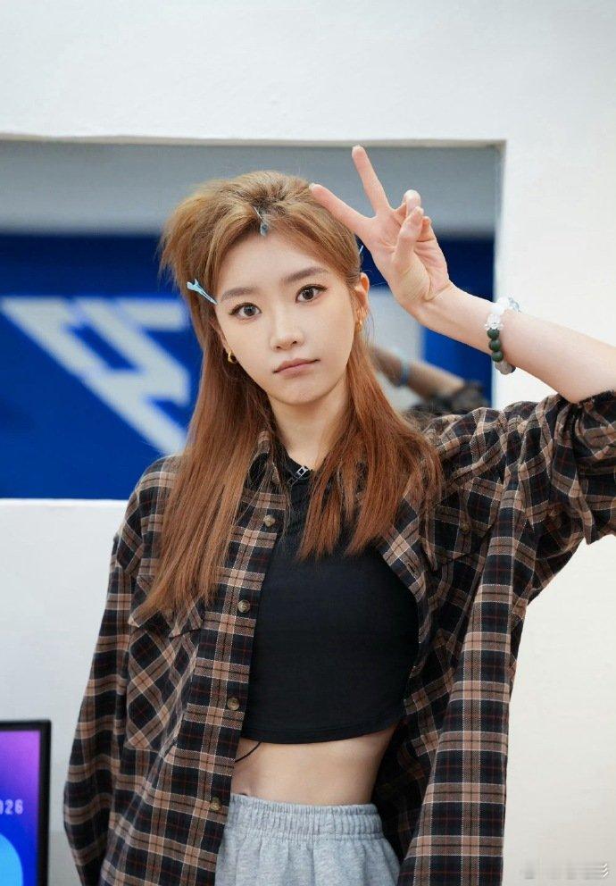 跟着姐姐吃特产看乘风 乘风2026把家乡味道搬上乘风舞台，每一份特产都藏着地域烟