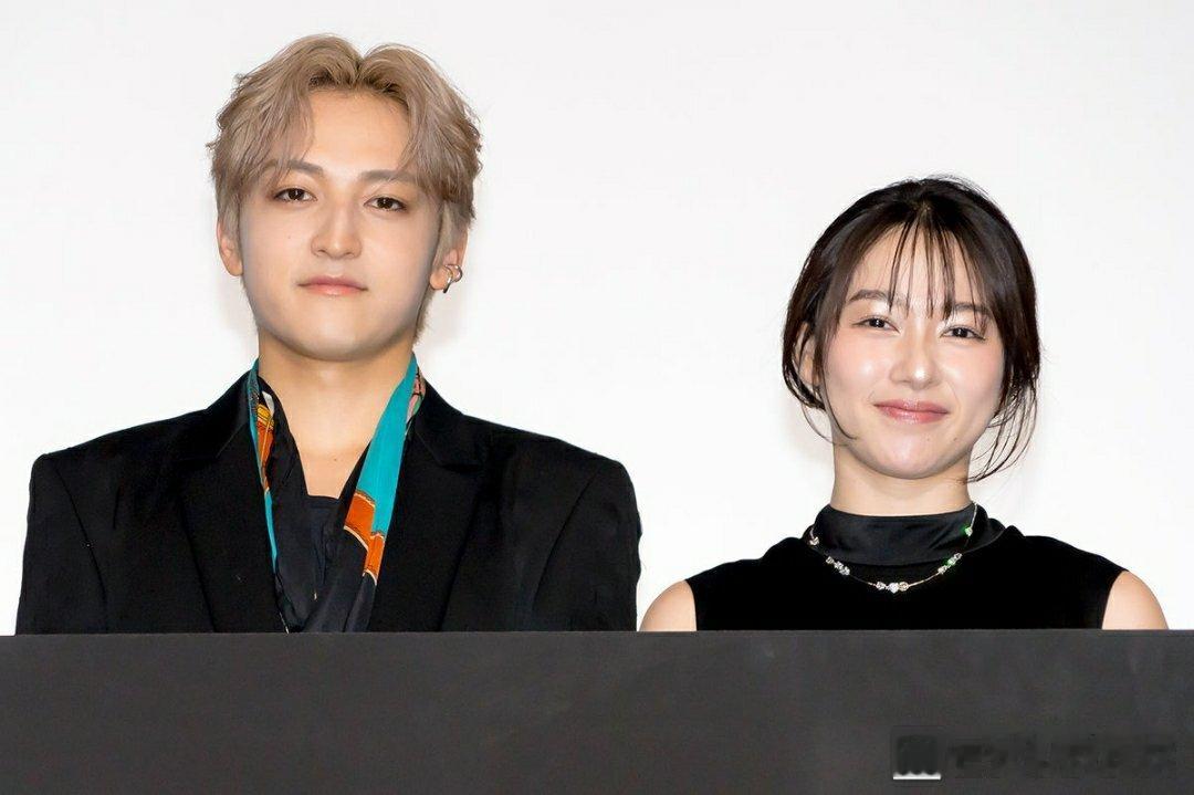 日娱新闻樱井日奈子 女演员樱井日奈子与STARGLOW成员日穗（KANON）于5
