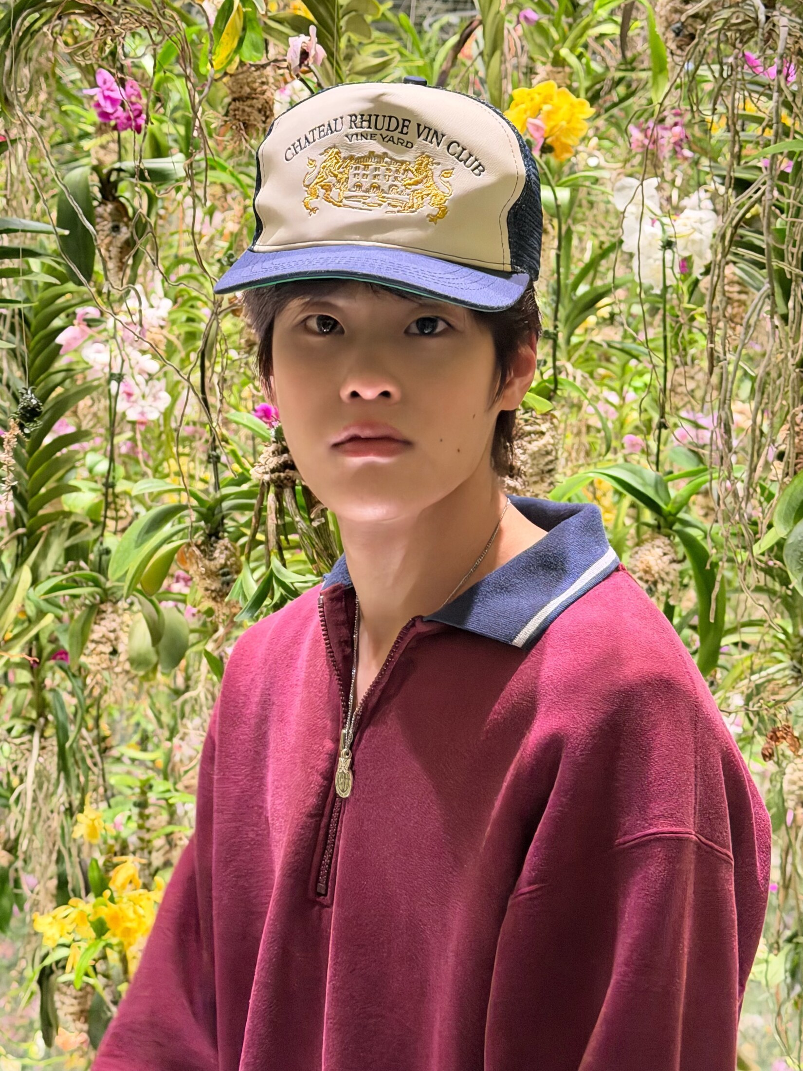 此照环境 色块 光影 比例 都极其完美，更完美的是这张极具故事感的呆头脸，以及非