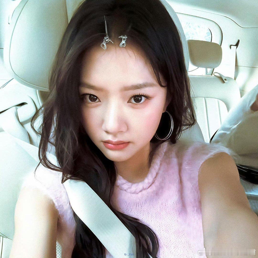 李现任敏高叶曾出演过鹿晗MV青春、梦想与成长都藏在这首MV里！鹿晗《勋章》旋律动