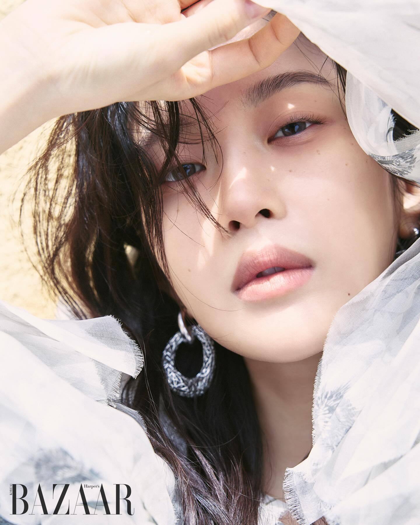 韩版BAZAAR 五月刊拍摄了文佳煐与BYREDO「BAL D’AFRIQUE」