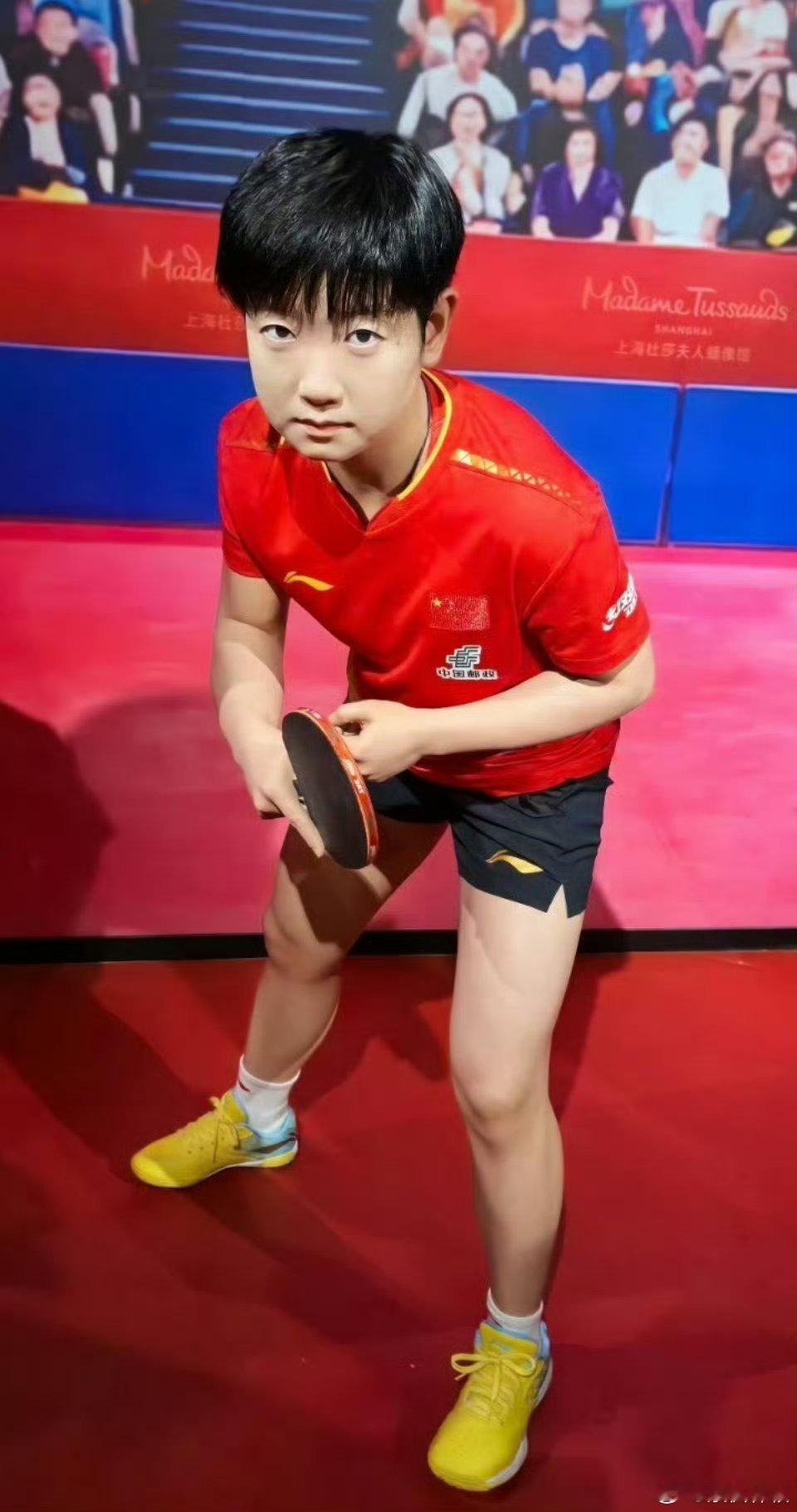 孙颖莎蜡像入驻上海杜莎这也太逼真了，下周我就去捏捏莎莎的脸蛋子