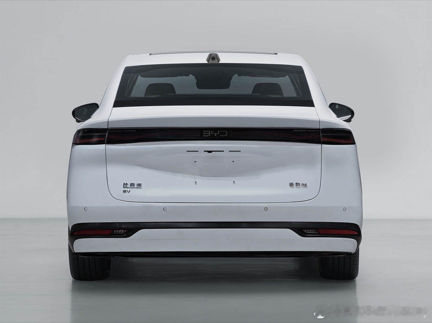 比亚迪不忍了，尺寸和性能再升级。比亚迪的车卖得好，也引来了不少友商的学习，这次比