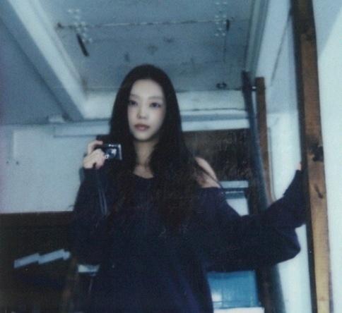 姜海粼的拍立得 haerin🖤 ​​​