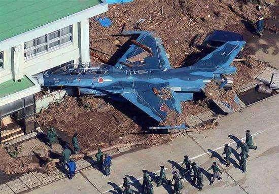 地震以及引发的海啸发生之后，日本首相岸田文雄下令，要求日本政府全力应对灾情。与此