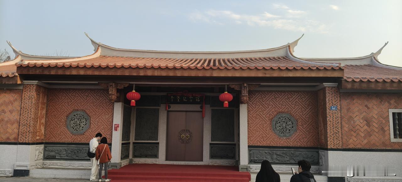 李贽（1527—1602），福建泉州人，明代思想家、文学家，泰州学派代表人物。本