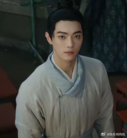 终于发现《子夜归》导演为什么要请许凯演田曦薇老公了，不是因为长得帅，也不是因为演
