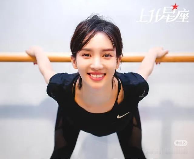 正方：嘴歪是特色，越有记忆点越火

• 天生辨识度，反同质化：在千篇一律的“标准