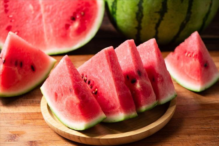 悦享音乐馆      无西瓜 不夏天🍉☀无西瓜不夏天夏天的味道今日份甜吃瓜群众