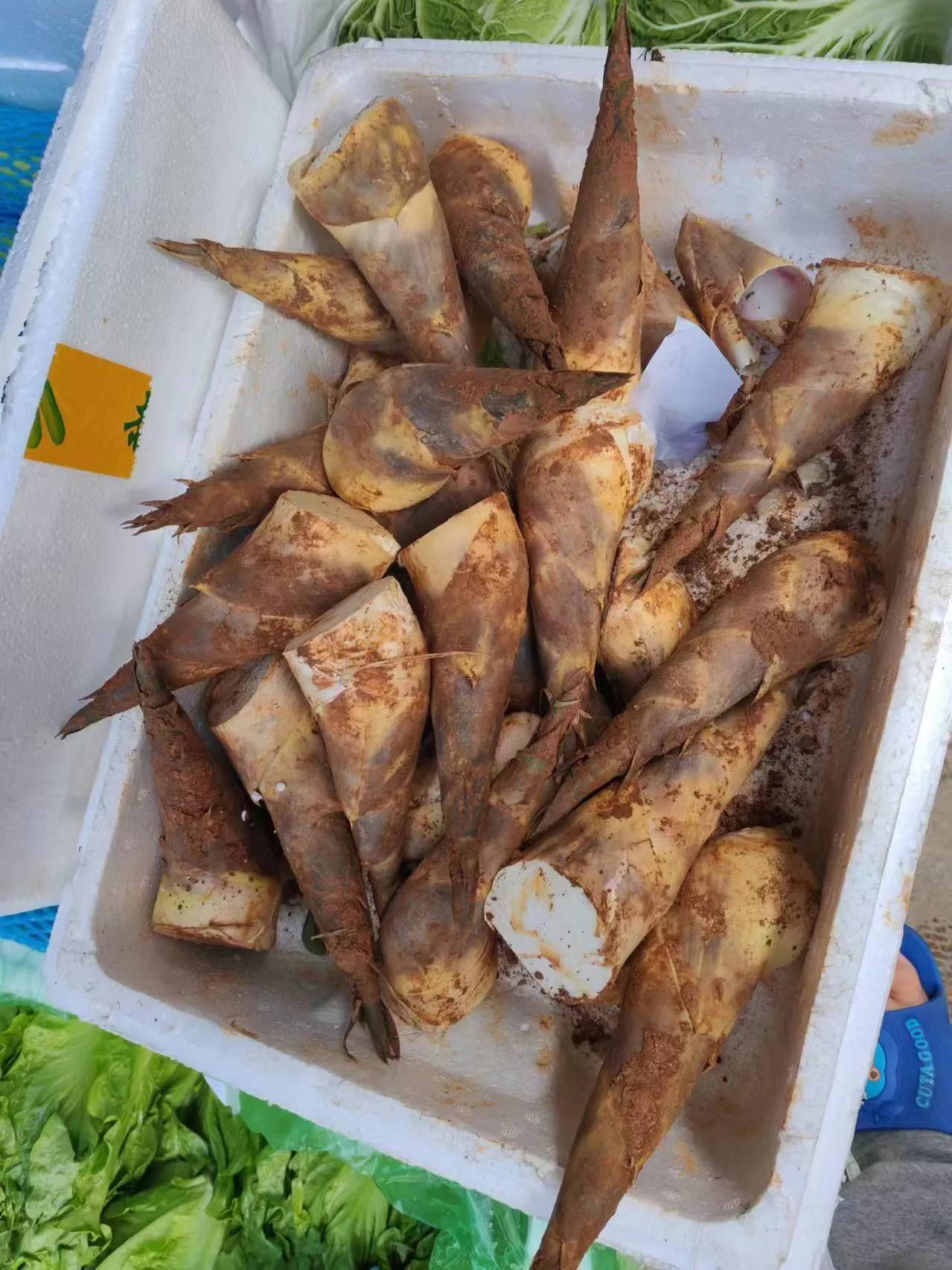 添加剂吃一点没事，比如吃点面包，吃点熟食，吃点外卖，吃点月饼，吃点调味品，吃点各