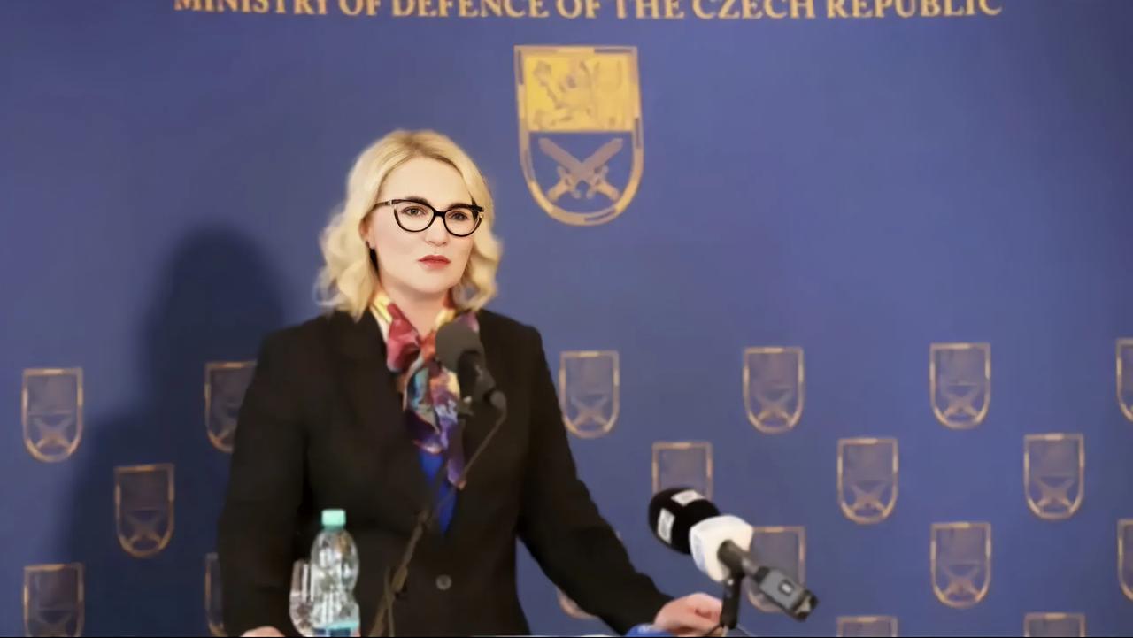 捷克为了支持以色列，威胁要退出联合国？捷克国防部长亚娜·切尔诺霍娃发表言论，批评