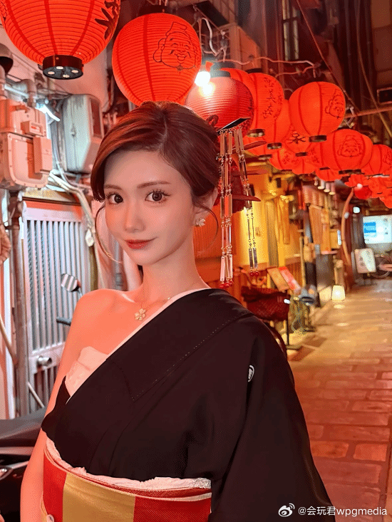 大阪第一花魁HIMEKA近照大阪第一花魁Himeka（ひめか），被称为“日本最美