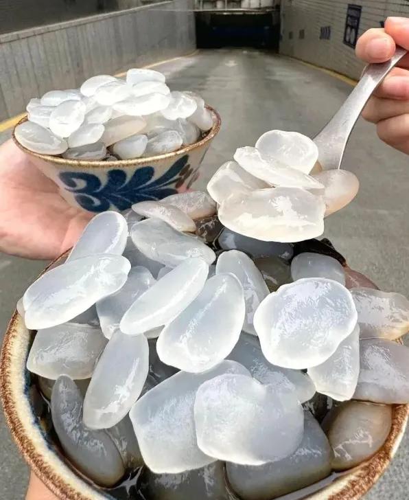 它唯一的缺点：只有武汉有！
一进来就走不动道了！！！ 😭阿达子草果！芋泥莲子草