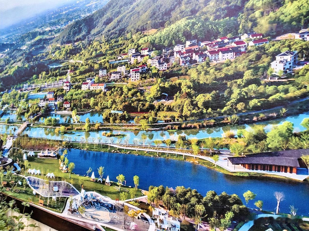 两岸绿舟醉满地。