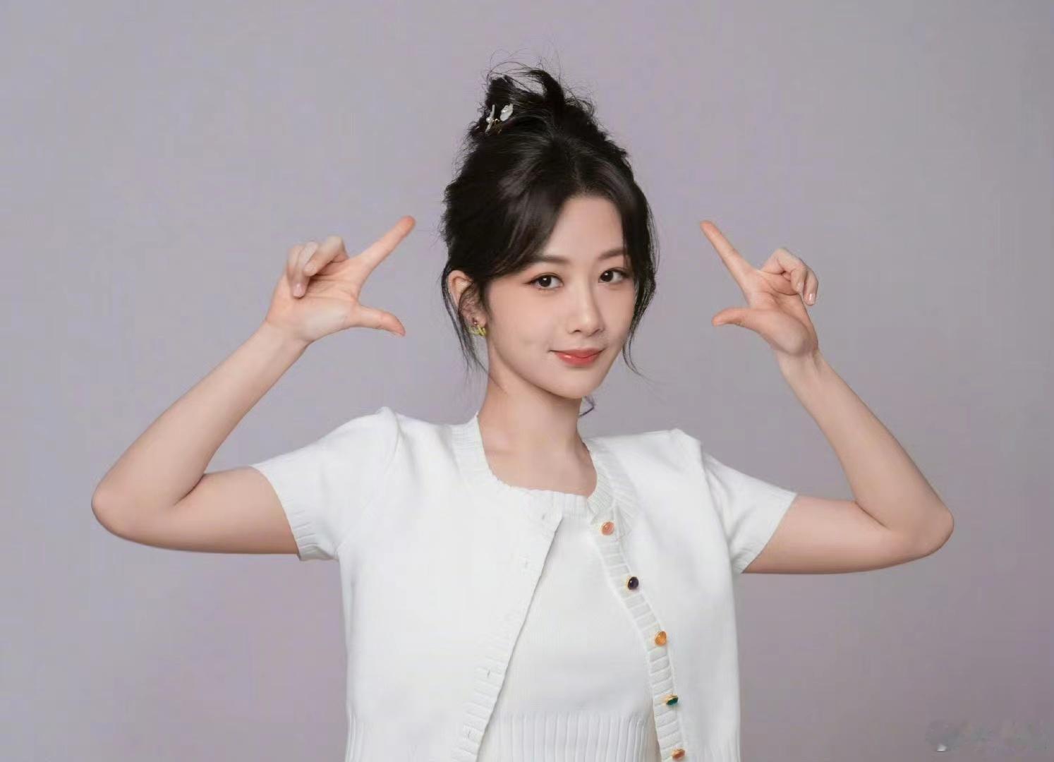#杨紫这几年势头好猛##杨紫一步一脚印的走上坡路#杨紫一步一脚印的走上坡路，哇塞