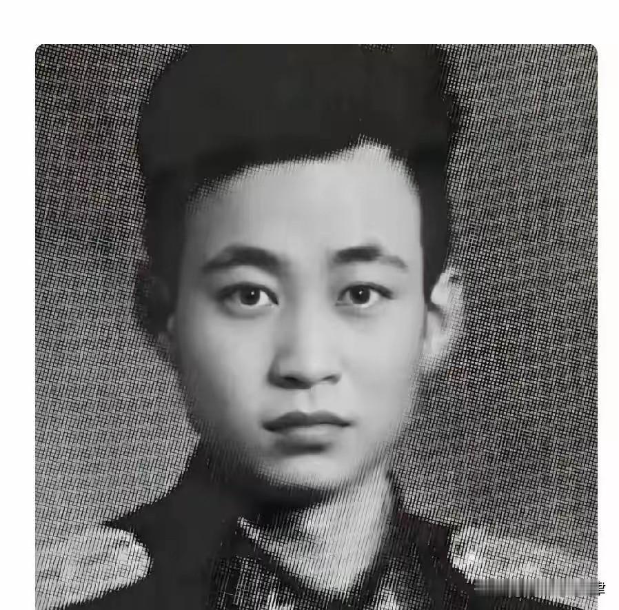 1953年哈军工最拼学员！基础全班倒数，被窝打手电苦读，终成开国少将
 
195