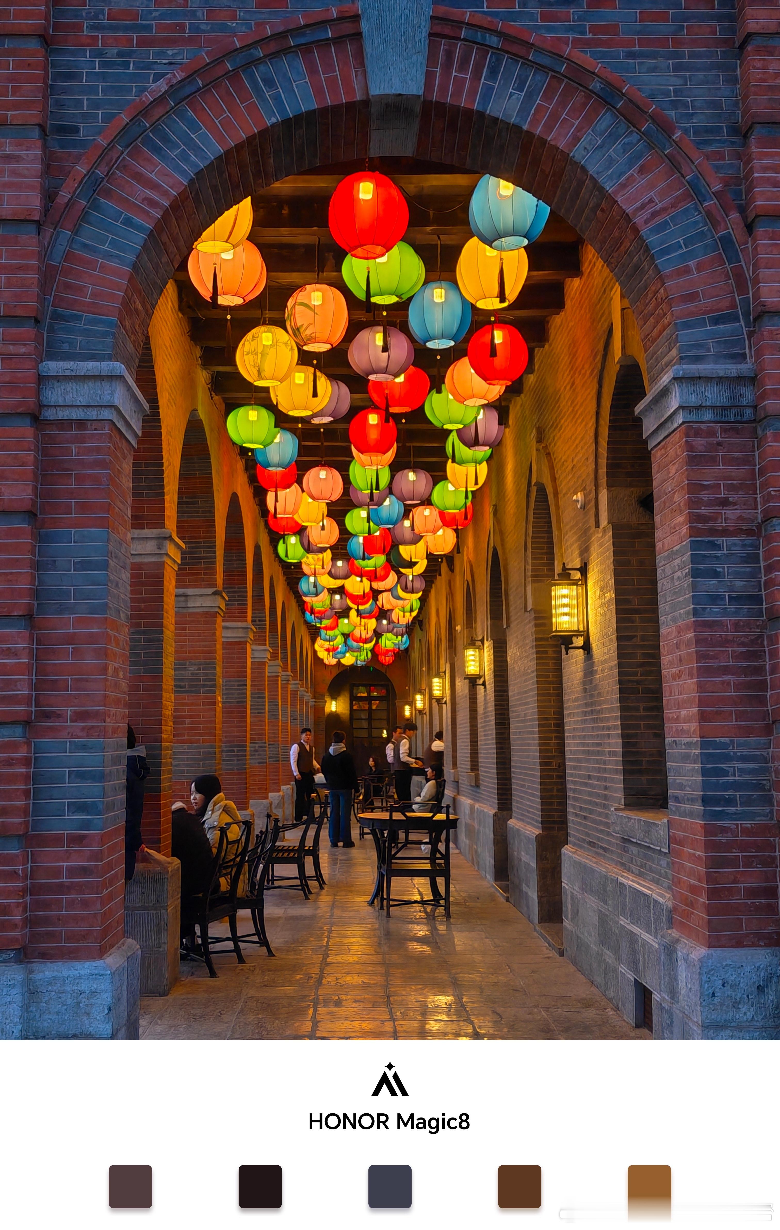 正太广场，还是适合休闲好去处，夜色美景拍不完夜色里的中国荣耀magic8