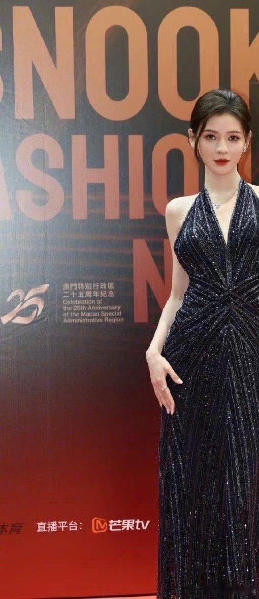 #张予曦[超话]##张予曦腰臀比例#最幸福的就是这样的一个腰臀比例了，而且对于我