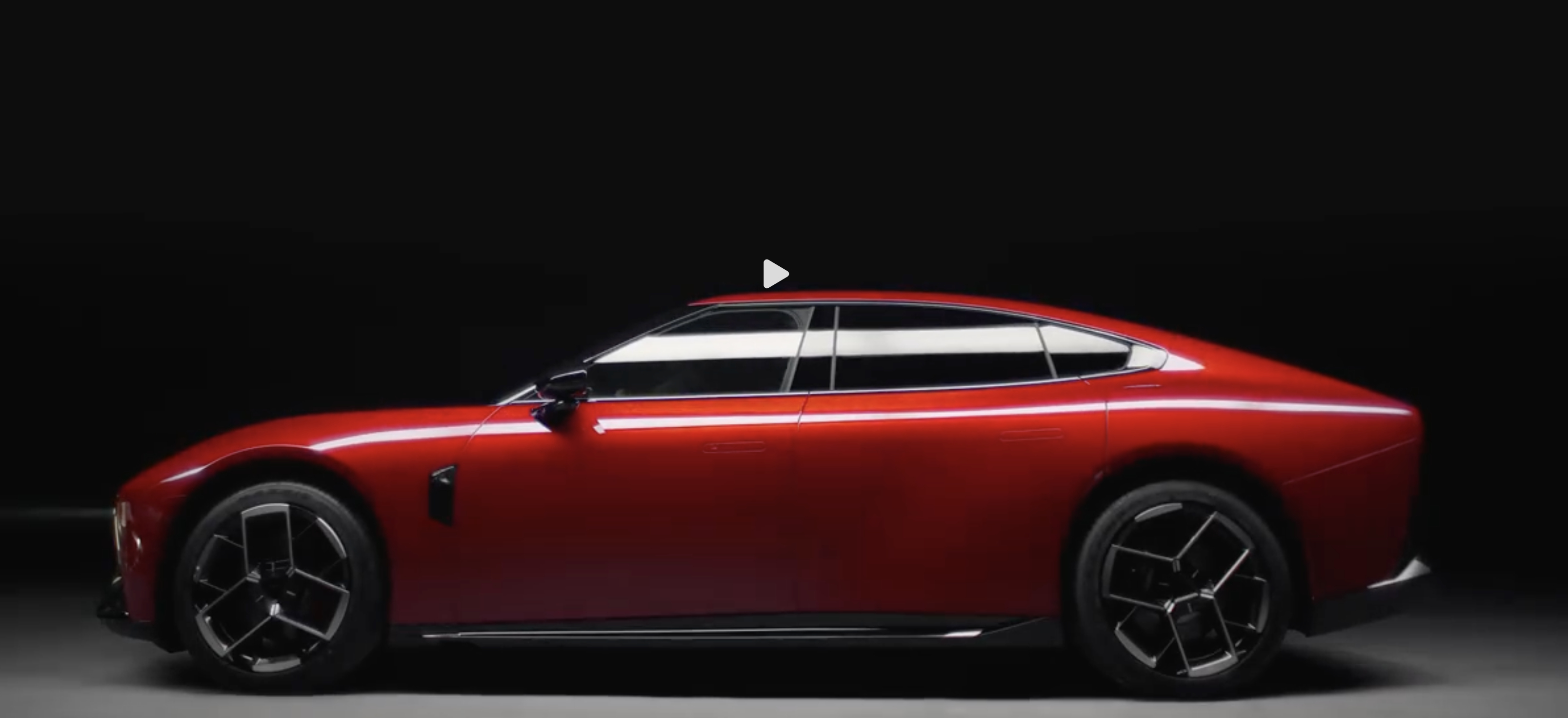 小鹏P7将于3月18日推出新车身配色...1：名为“星耀红”小鹏汽车小鹏P7