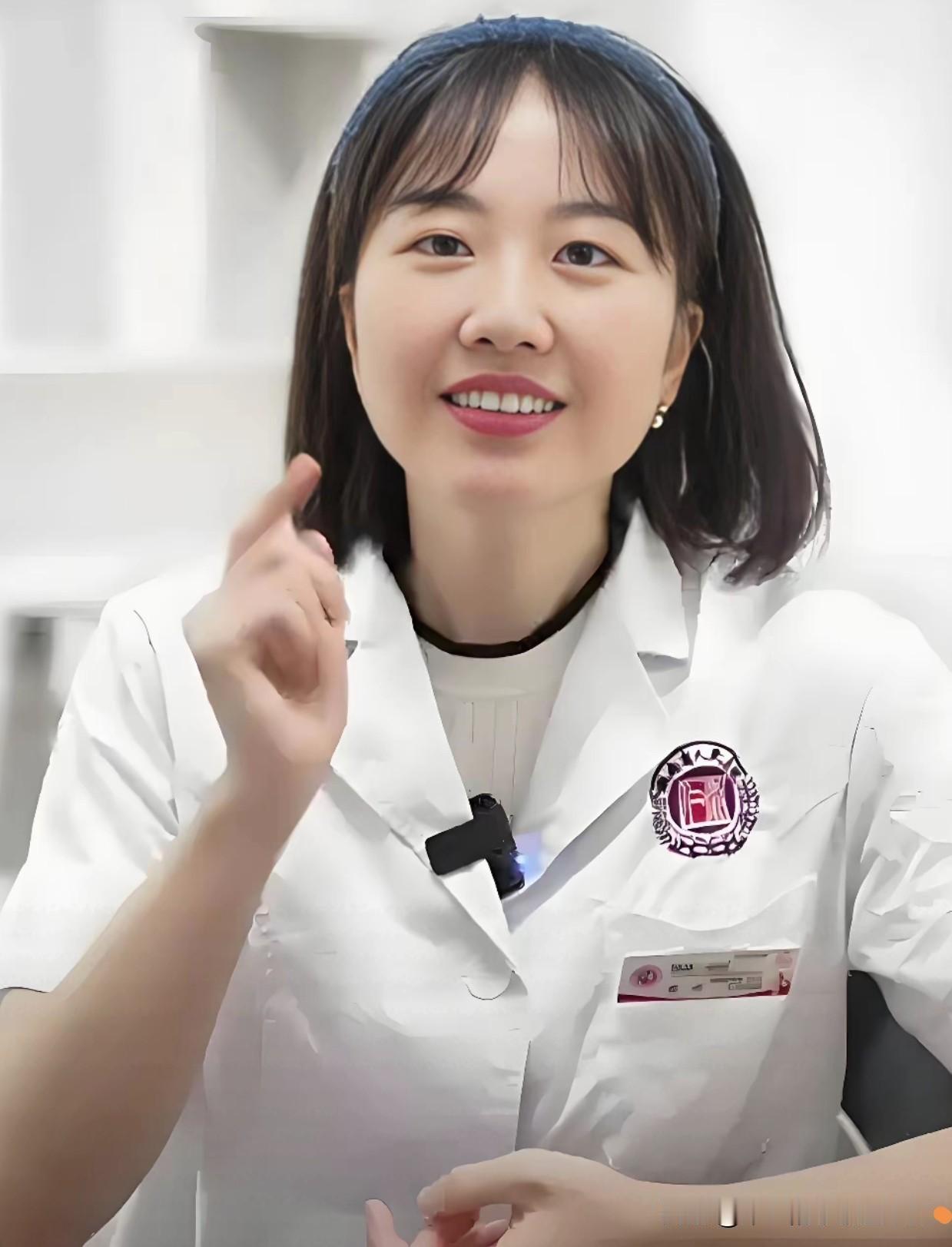 月上柳梢头，人约黄昏后