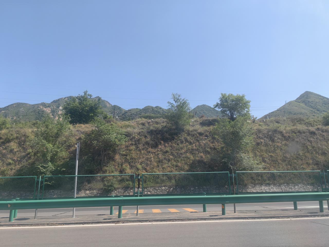 有没有好看的风景图片分享巍巍中条山，绿色覆满山。[送自己一朵花][送自己一朵花]