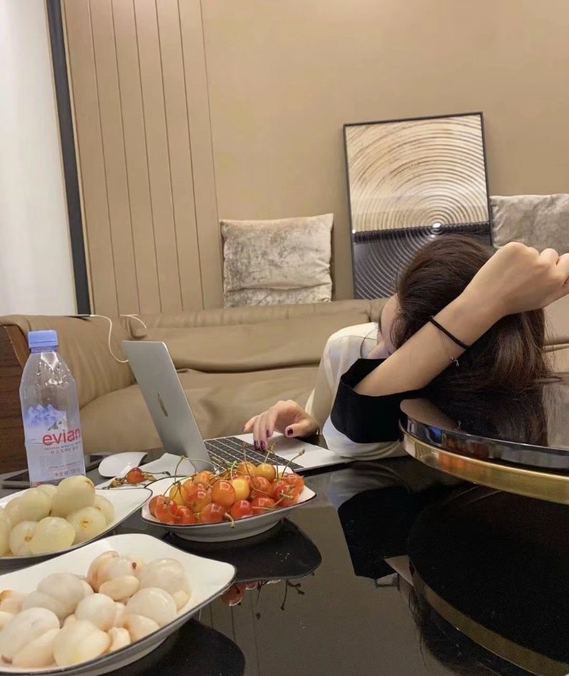 先解决心情 再解决事情 人生的意义在于独自穿过悲喜 然后依旧勇敢积极. ​​​