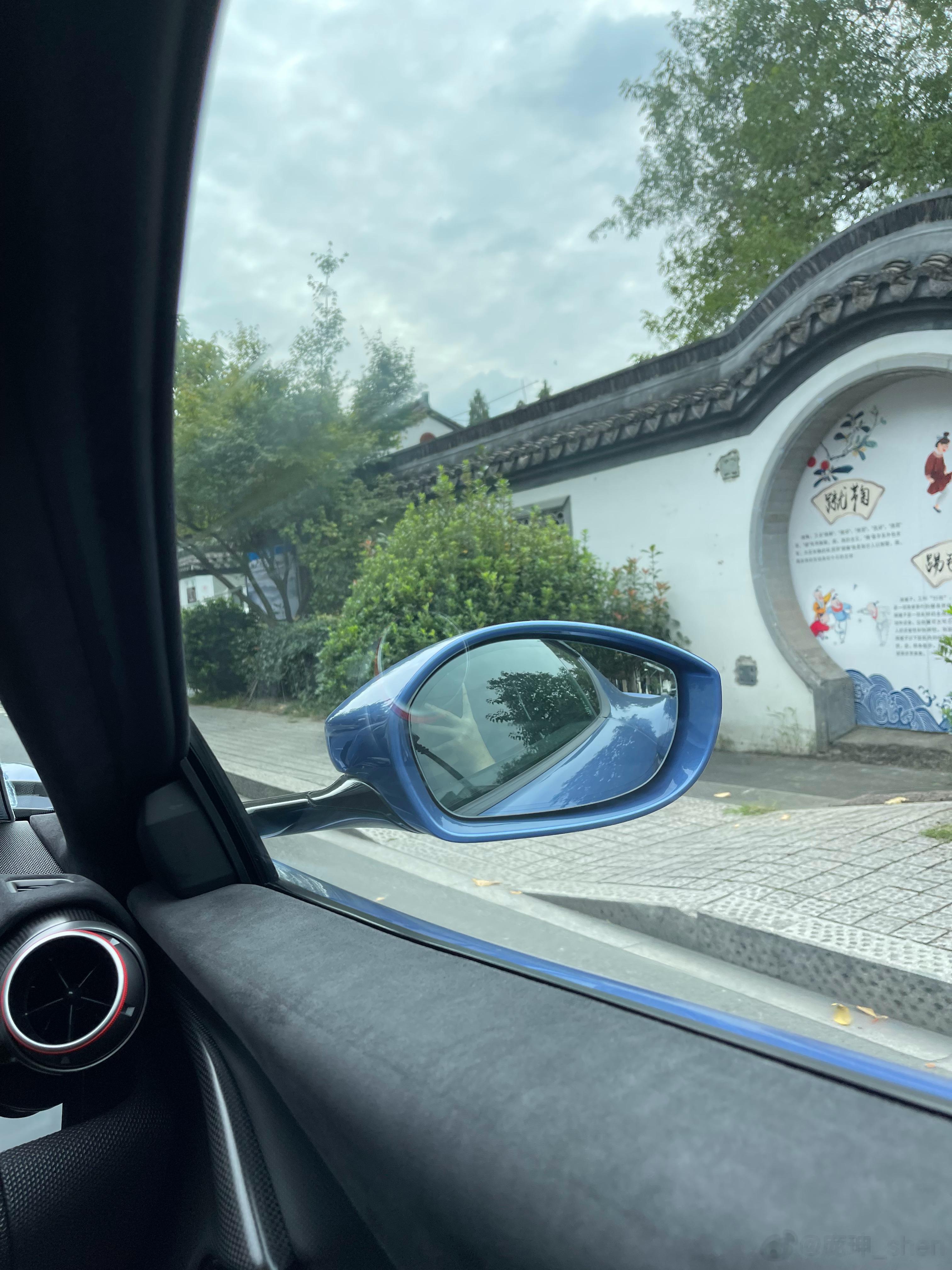 说来惭愧，长这么大，第一次来杭州市区😂  ​​​